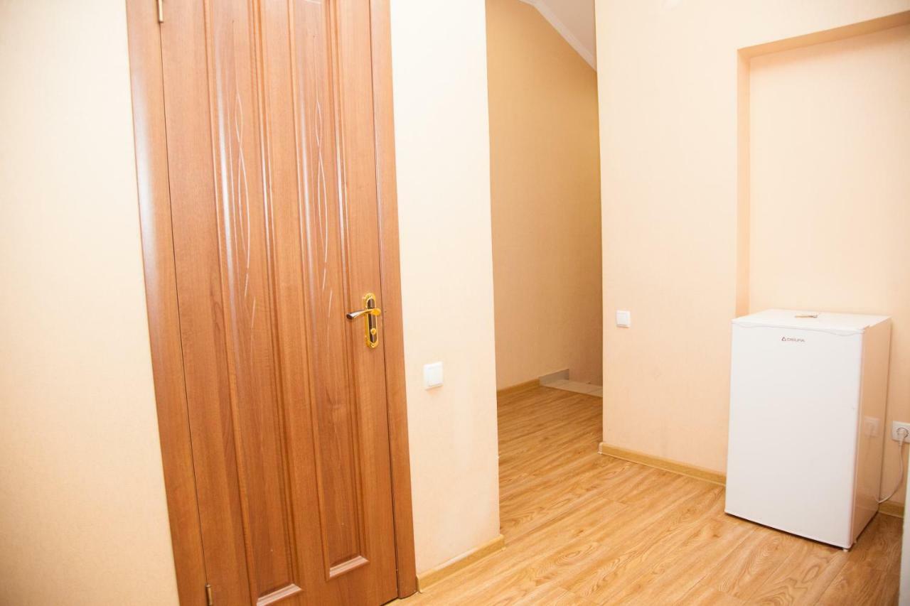 Semi-Luxury Apartment On Zhukovskogo Street 57 Zaporizhia Bagian luar foto