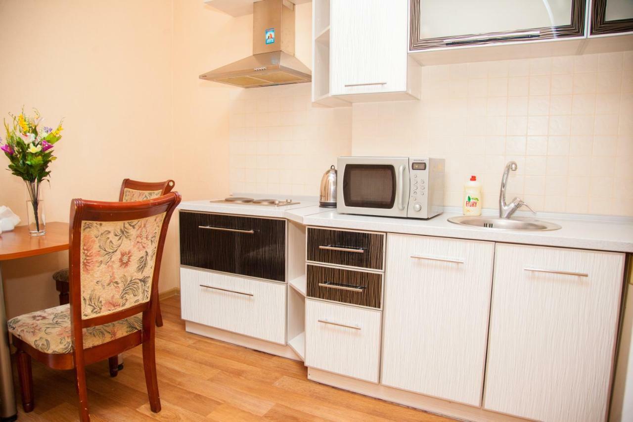 Semi-Luxury Apartment On Zhukovskogo Street 57 Zaporizhia Bagian luar foto
