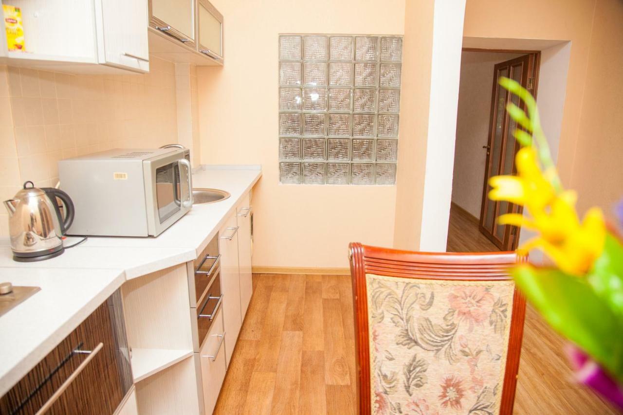Semi-Luxury Apartment On Zhukovskogo Street 57 Zaporizhia Bagian luar foto